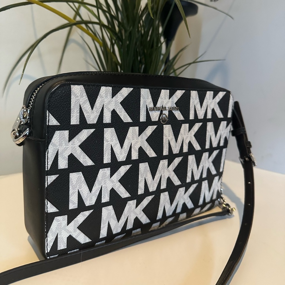 Michael Kors Monogram Crossbody - Picture 3 of 8